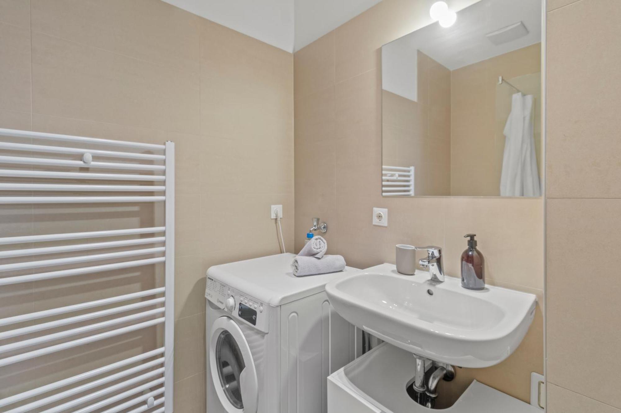 City Apartment, Two Metro Stations To Hauptbahnhof Wien Ngoại thất bức ảnh