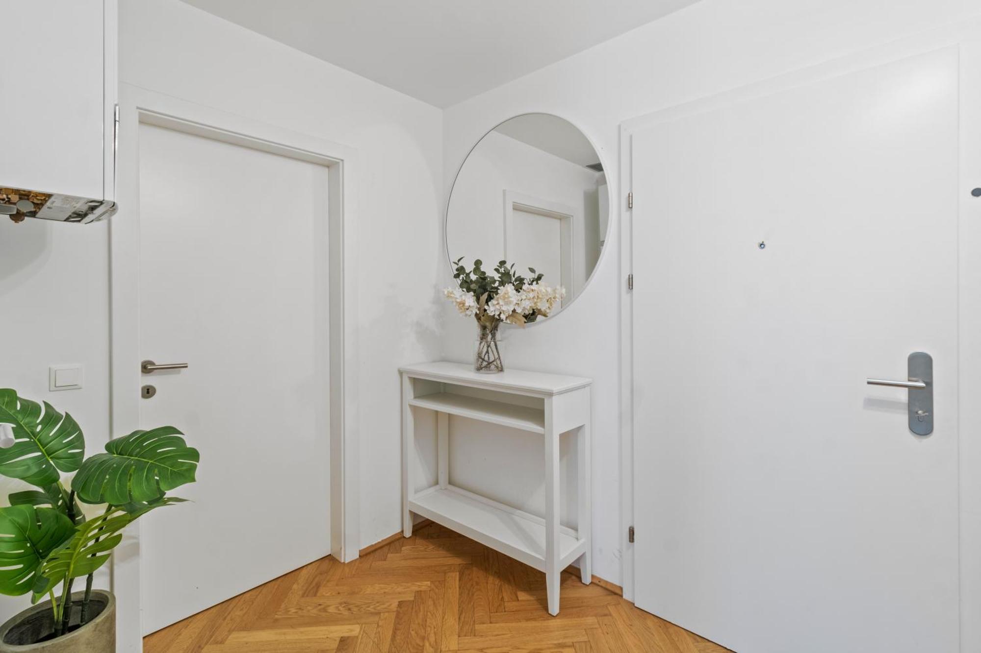City Apartment, Two Metro Stations To Hauptbahnhof Wien Ngoại thất bức ảnh